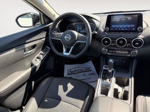 Used 2023 Nissan Sentra SR w/ SR Premium Package FWD image 11