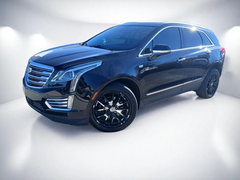 Used 2017 Cadillac XT5 Luxury w/ Driver Awareness Package FWD image 2