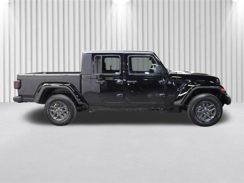 New 2026 Jeep Gladiator Sport image 2