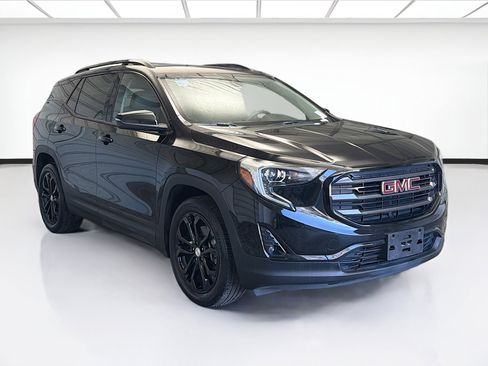 Used 2020 GMC Terrain SLT w/ Preferred Package image 3