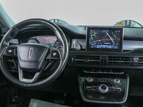 Used 2021 Lincoln Corsair AWD w/ Premium Package image 17