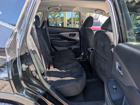 Used 2020 Nissan Murano SV image 18