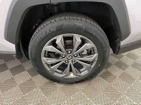 Used 2022 Toyota RAV4 XLE Premium image 10