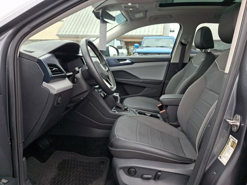 Certified 2023 Volkswagen Taos SE w/ Panoramic Sunroof Package image 13