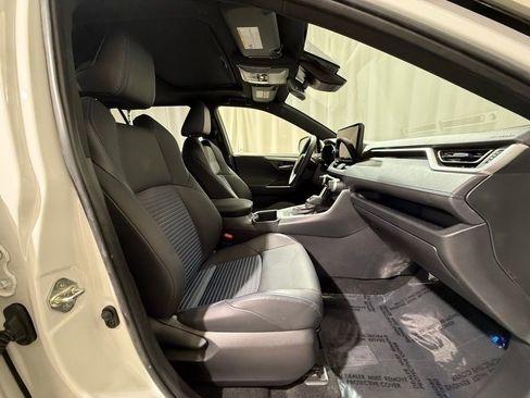 Used 2025 Toyota RAV4 XSE w/ Weather Package image 23