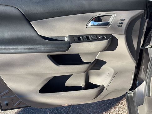 Used 2014 Honda Odyssey Touring image 8