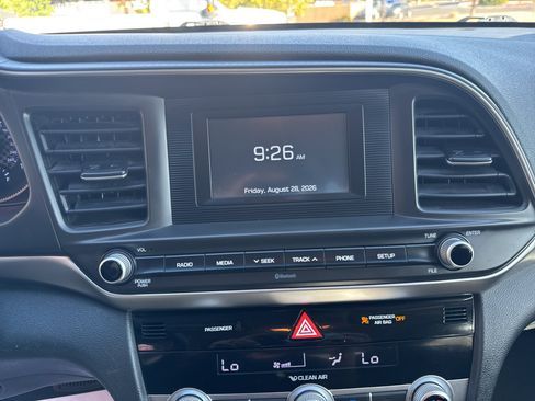Used 2020 Hyundai Elantra SE w/ Cargo Package (C1) FWD image 14