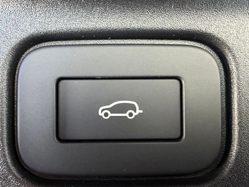 New 2026 Land Rover Range Rover SE image 37