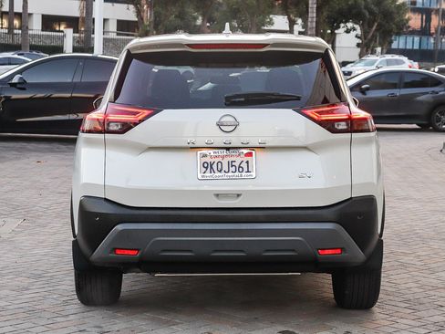 Used 2023 Nissan Rogue SV image 8