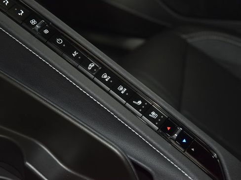 Used 2023 Chevrolet Corvette Stingray Preferred Cpe w/ Z51 Performance Package RWD image 31