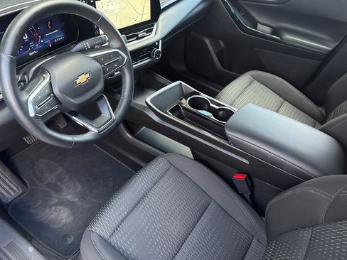Used 2025 Chevrolet Equinox LT AWD/4WD image 9