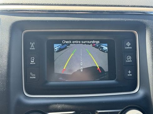 Used 2017 Jeep Grand Cherokee Laredo AWD/4WD image 15