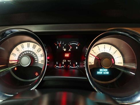 Used 2012 Ford Mustang GT Premium w/ Brembo Brake Pkg RWD image 19