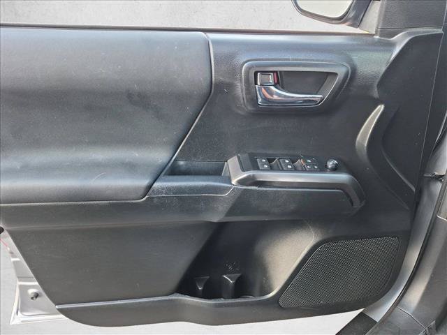 Used 2019 Toyota Tacoma TRD Off-Road w/ Technology Package AWD/4WD image 10
