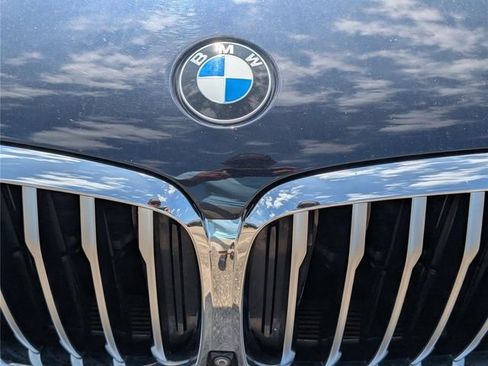 Used 2022 BMW X5 xDrive40i w/ M Sport Package AWD/4WD image 3