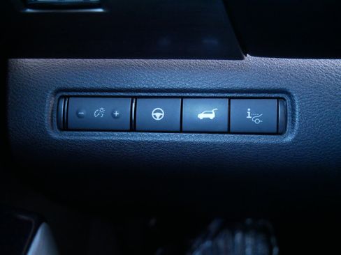 Used 2023 Nissan Pathfinder Platinum image 26