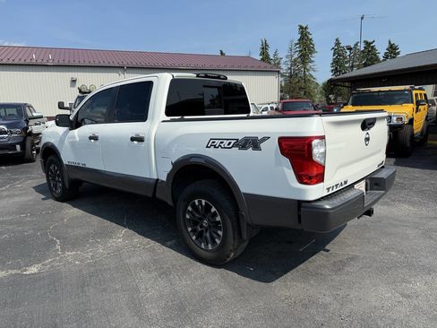Used 2018 Nissan Titan PRO-4X image 3