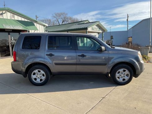 Used 2015 Honda Pilot LX image 3