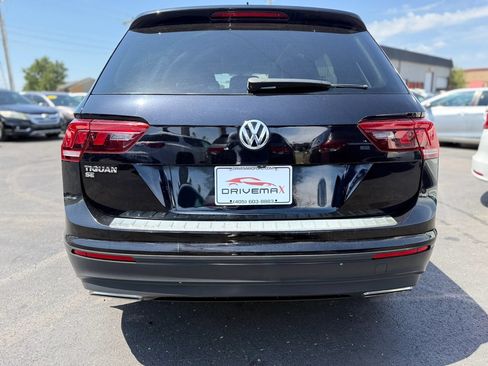 Used 2019 Volkswagen Tiguan SE w/ Panoramic Sunroof Package FWD image 4