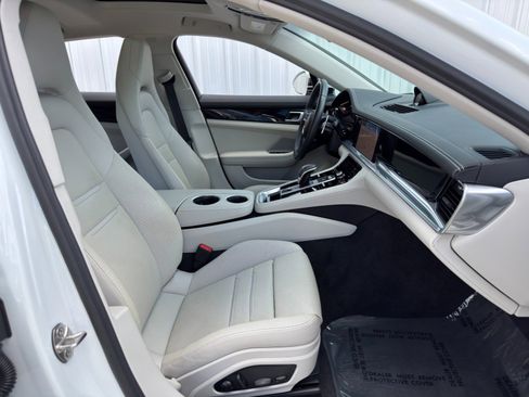 Used 2023 Porsche Panamera 4S w/ Sportdesign Package image 16
