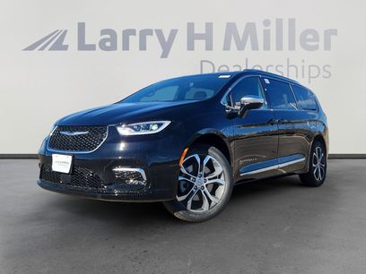New 2026 Chrysler Pacifica Pinnacle