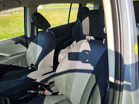 Used 2013 MAZDA MAZDA5 Sport image 12