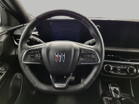 Used 2024 Buick Envista Sport Touring w/ Convenience I Package image 6