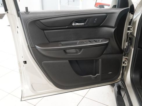 Used 2017 Chevrolet Traverse LT FWD image 5