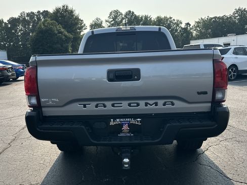 Used 2020 Toyota Tacoma TRD Off-Road AWD/4WD image 7