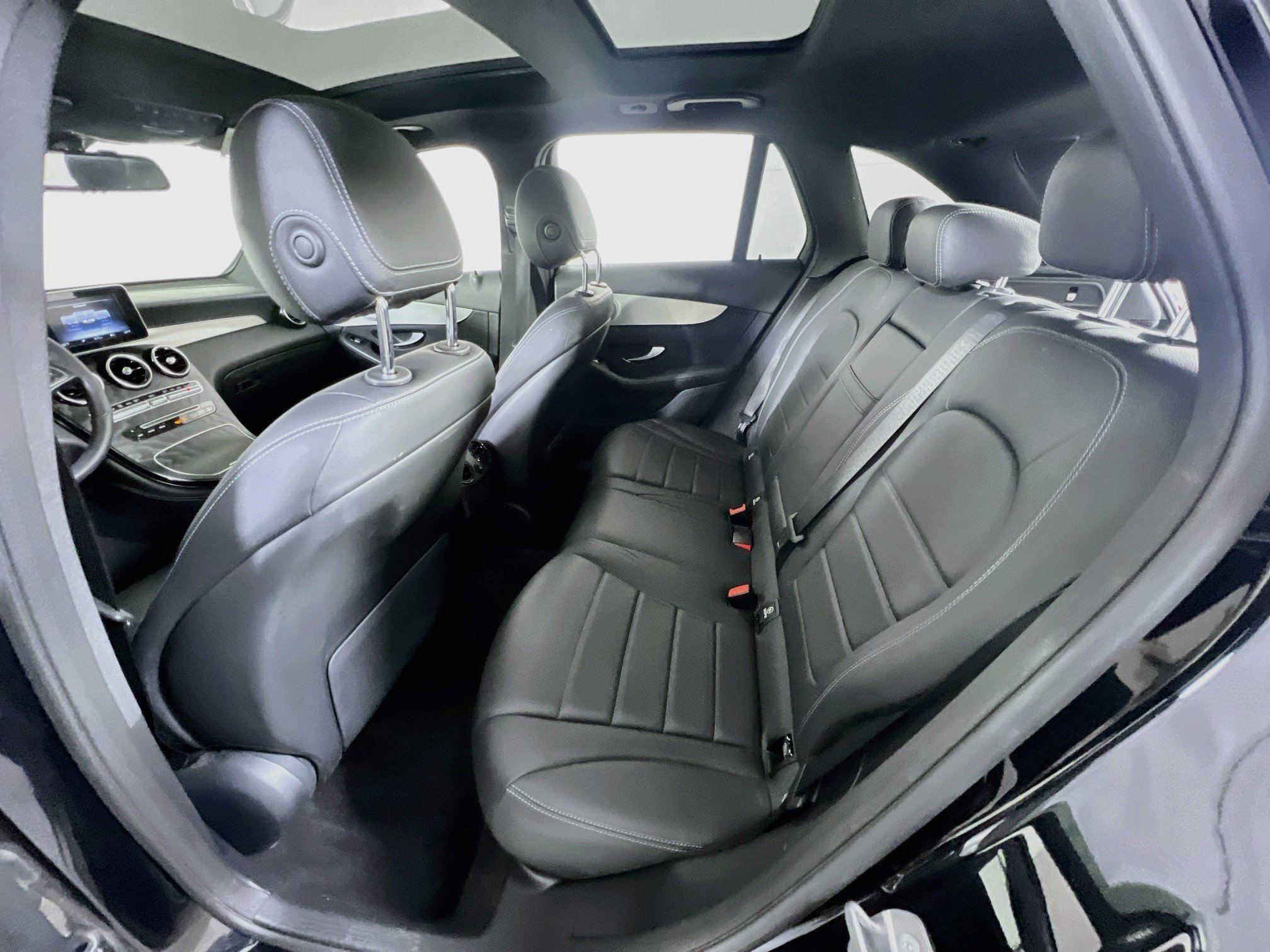 Used 2019 Mercedes-Benz GLC 300 4MATIC image 24