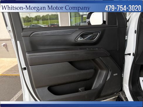 Used 2023 GMC Yukon XL SLT AWD/4WD image 16