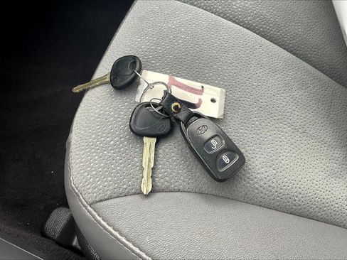 Used 2012 Hyundai Santa Fe SE image 35