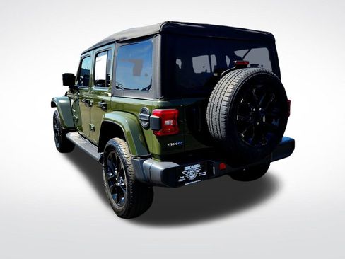 Used 2022 Jeep Wrangler Unlimited Sahara w/ Cold Weather Group image 6