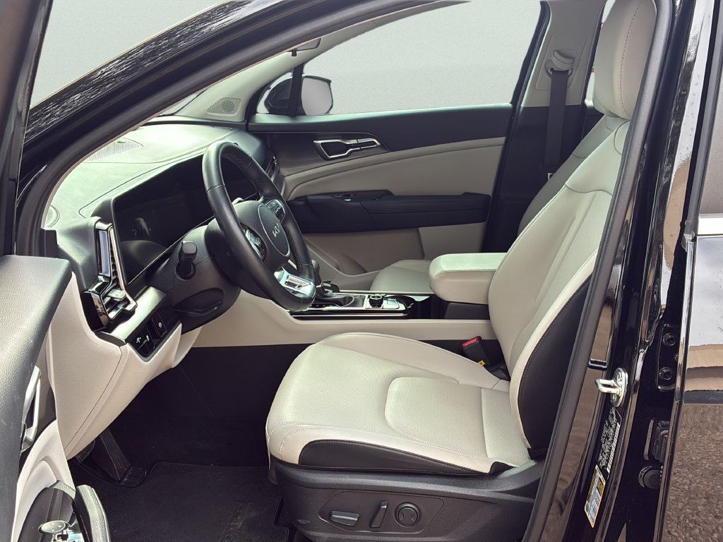 Used 2025 Kia Sportage EX FWD image 21