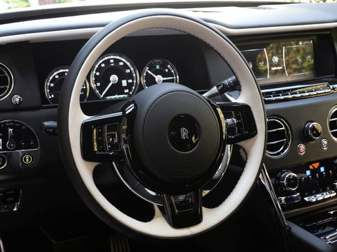 Used 2023 Rolls-Royce Cullinan AWD/4WD image 17