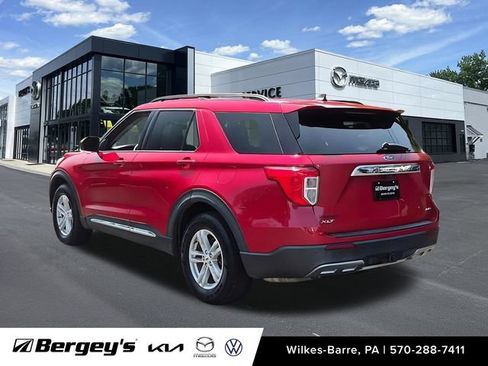 Used 2021 Ford Explorer XLT w/ Equipment Group 202A AWD/4WD image 8