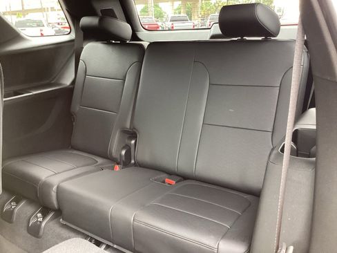 Used 2023 Chevrolet Traverse High Country AWD/4WD image 27