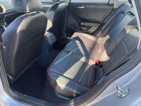 Used 2024 Volkswagen Jetta SE image 6