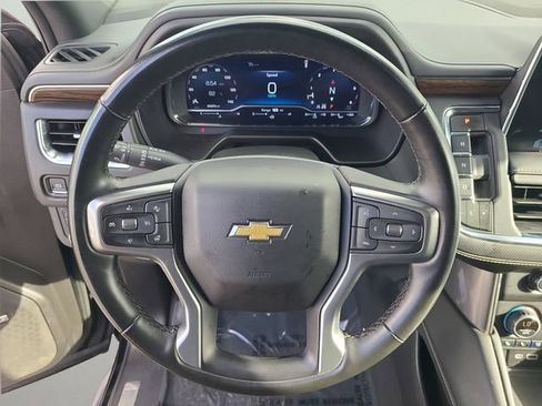 Used 2024 Chevrolet Suburban Premier AWD/4WD image 30