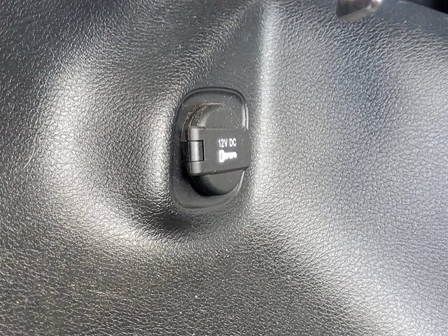 Used 2020 Jeep Cherokee Latitude Plus FWD image 29
