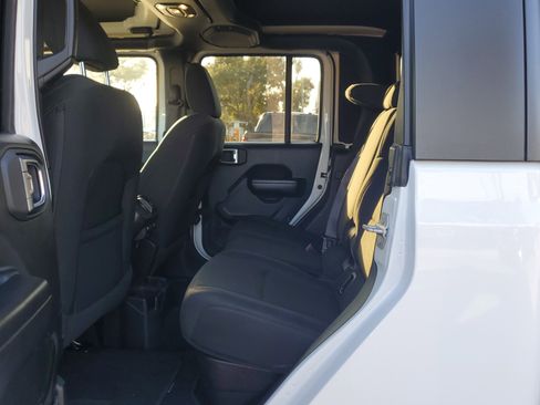 Used 2020 Jeep Gladiator Sport w/ Quick Order Package 24S image 12