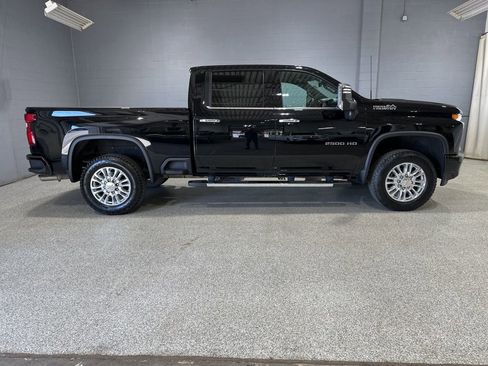 Used 2023 Chevrolet Silverado 2500 High Country w/ Z71 Off-Road Package AWD/4WD image 2