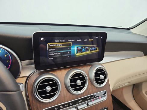 Used 2022 Mercedes-Benz GLC 300 image 14