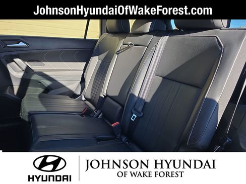 Used 2023 Volkswagen Tiguan SE R-Line image 25