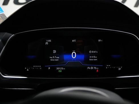 Used 2024 Volkswagen Tiguan SE image 16