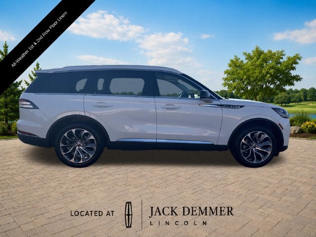 Used 2025 Lincoln Aviator AWD w/ Equipment Group 101A image 8