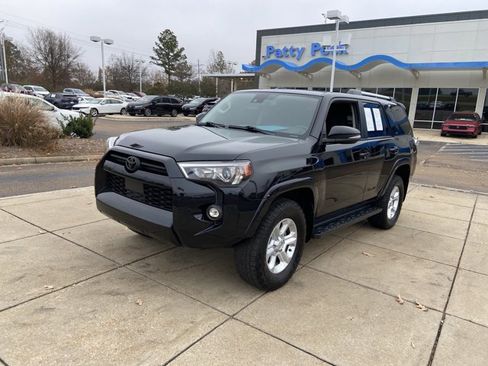 Used 2022 Toyota 4Runner SR5 Premium image 4