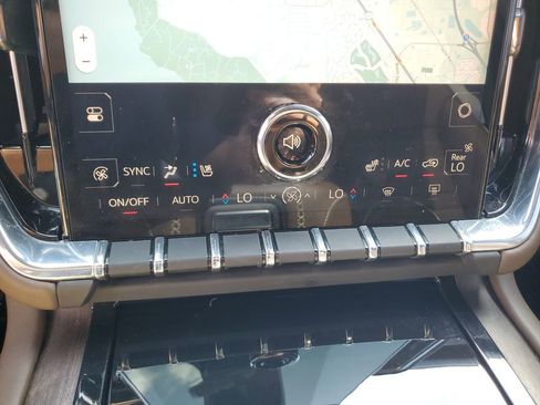 Used 2025 GMC Yukon Denali Ultimate image 23