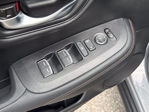 Used 2024 Honda HR-V Sport image 13