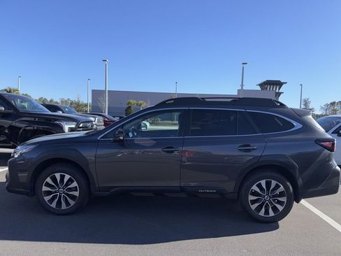 Used 2023 Subaru Outback Limited XT image 4